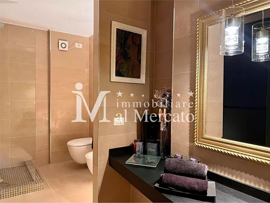 Immagine 64 di Villa in vendita  a Camaiore