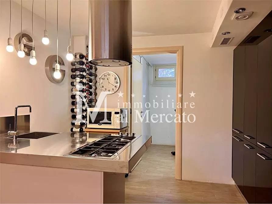 Immagine 70 di Villa in vendita  a Camaiore