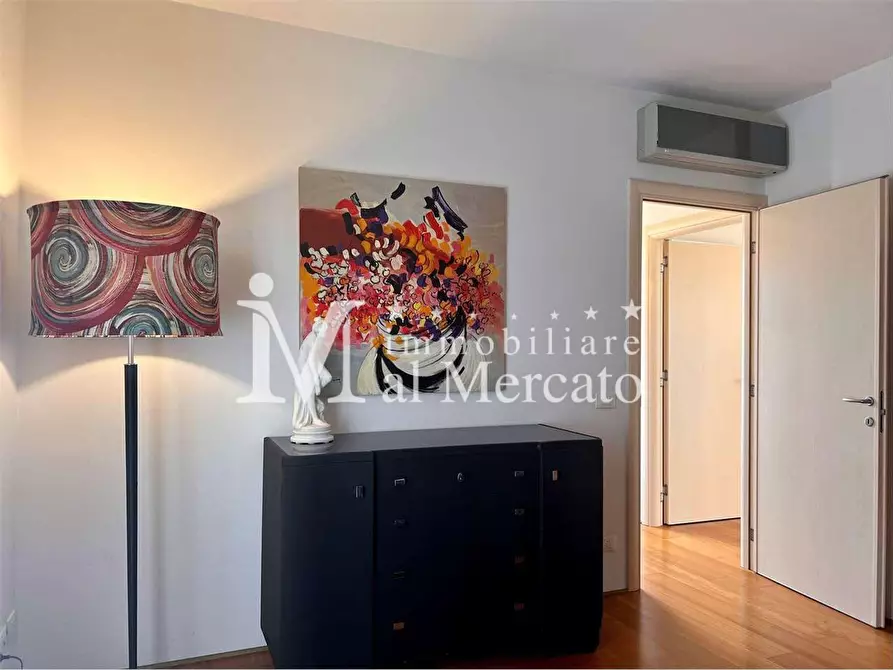 Immagine 83 di Villa in vendita  a Camaiore