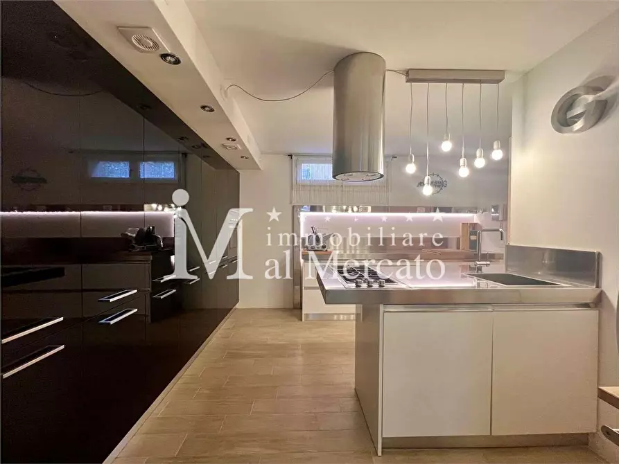 Immagine 69 di Villa in vendita  a Camaiore