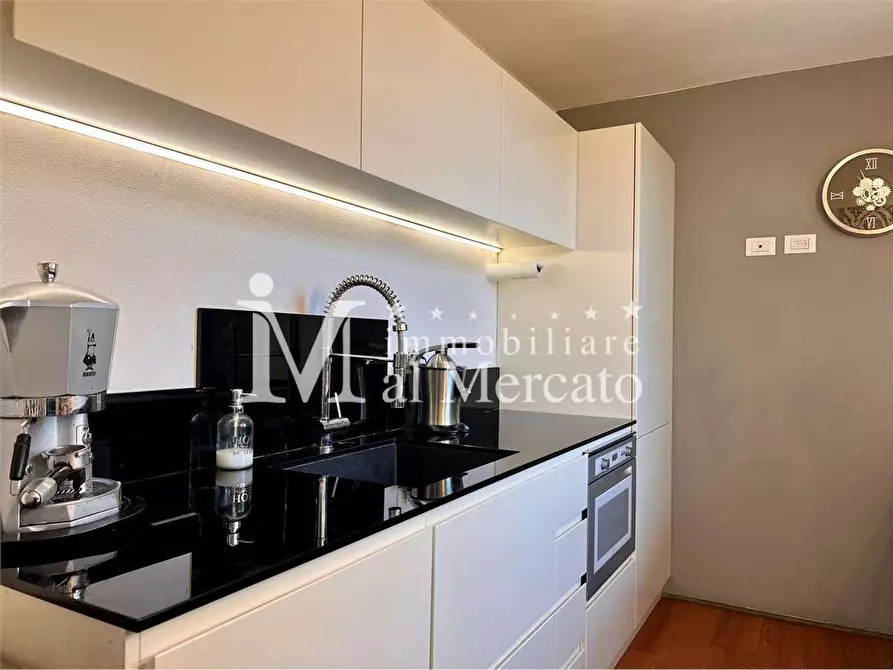 Immagine 30 di Villa in vendita  a Camaiore