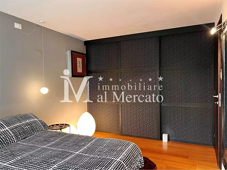 Immagine 38 di Villa in vendita  a Camaiore