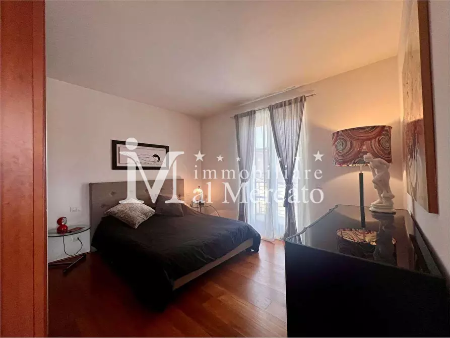 Immagine 86 di Villa in vendita  a Camaiore