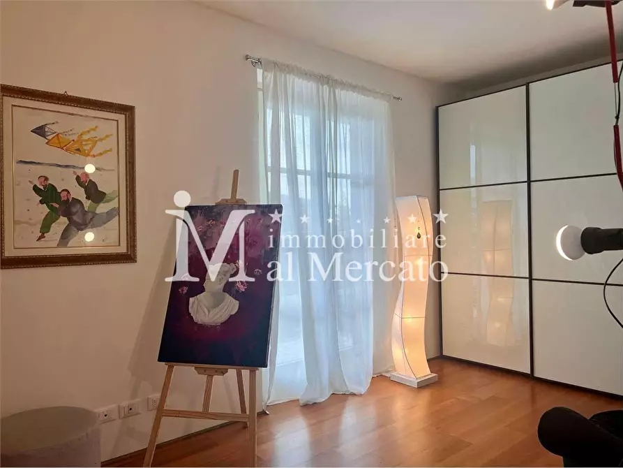 Immagine 72 di Villa in vendita  a Camaiore
