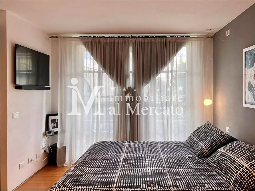 Immagine 40 di Villa in vendita  a Camaiore