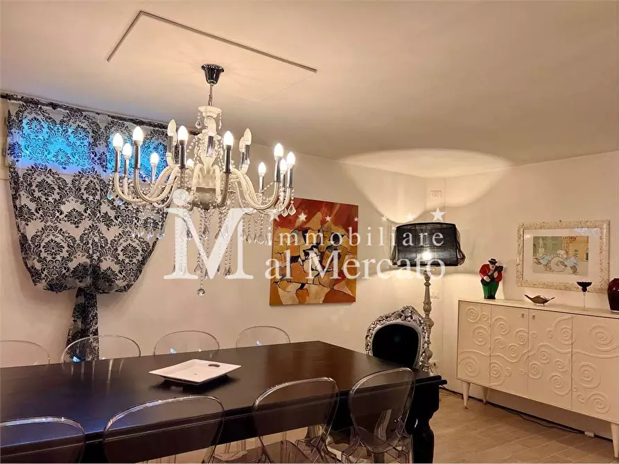 Immagine 56 di Villa in vendita  a Camaiore