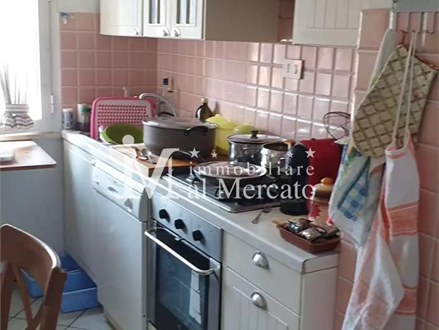 Immagine 3 di Appartamento in vendita  a Viareggio