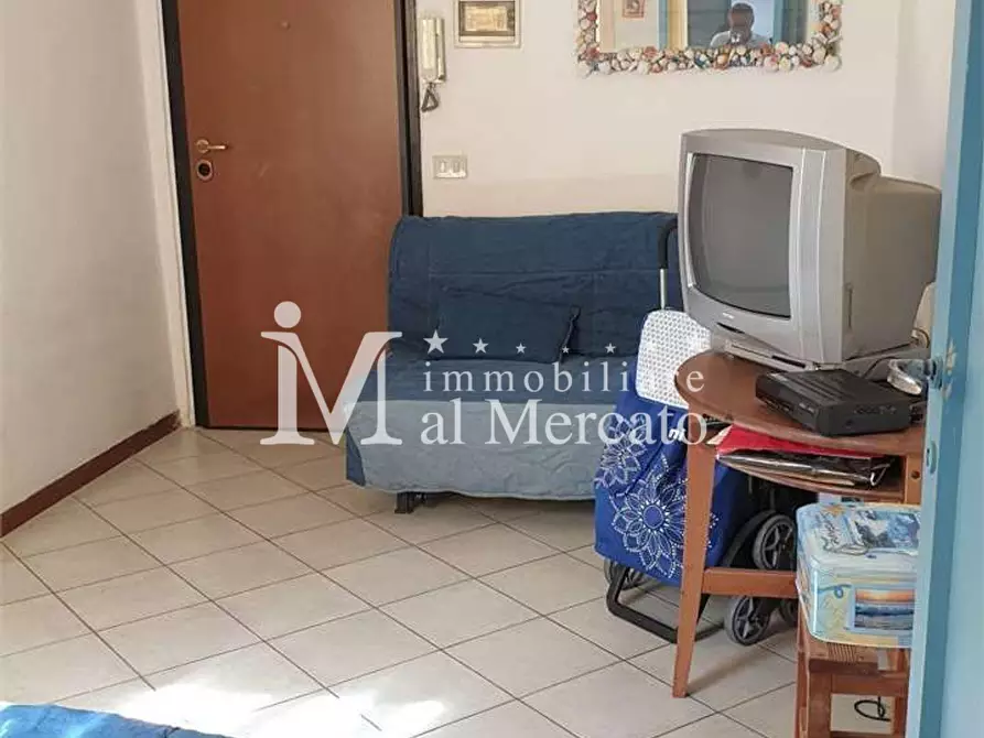 Immagine 2 di Appartamento in vendita  a Viareggio