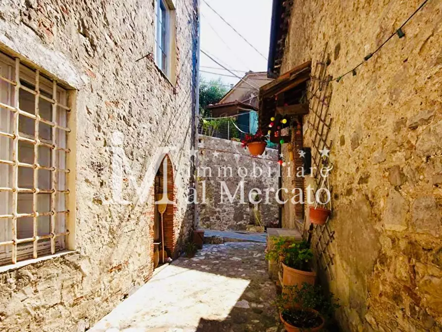 Immagine 2 di Appartamento in vendita  a Pescaglia