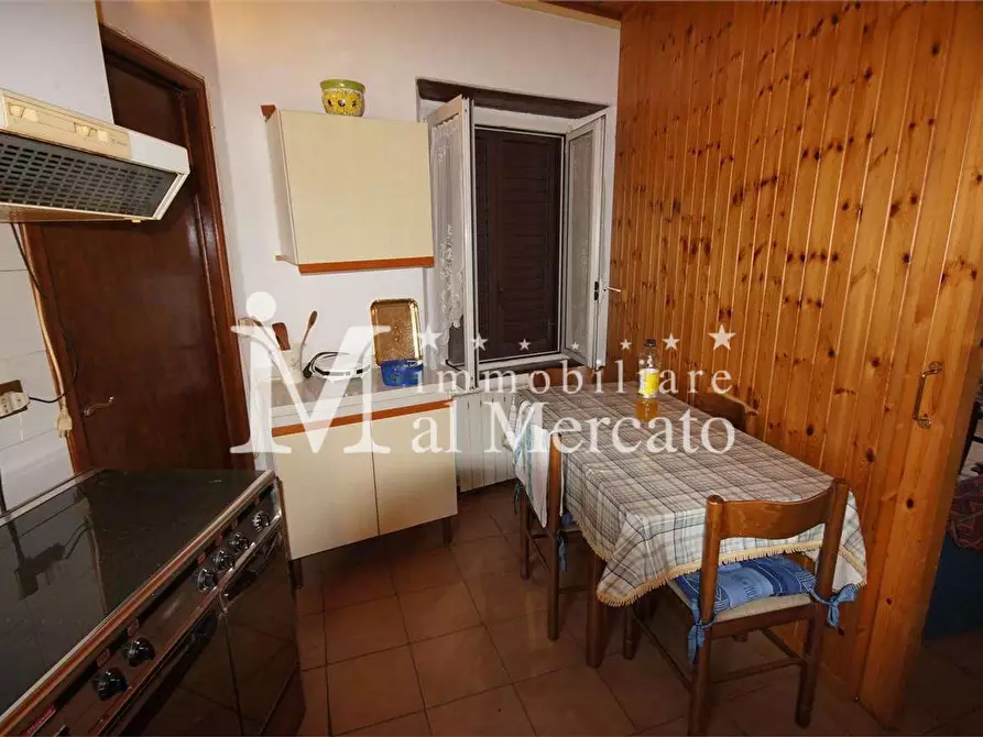 Immagine 12 di Appartamento in vendita  a Pescaglia