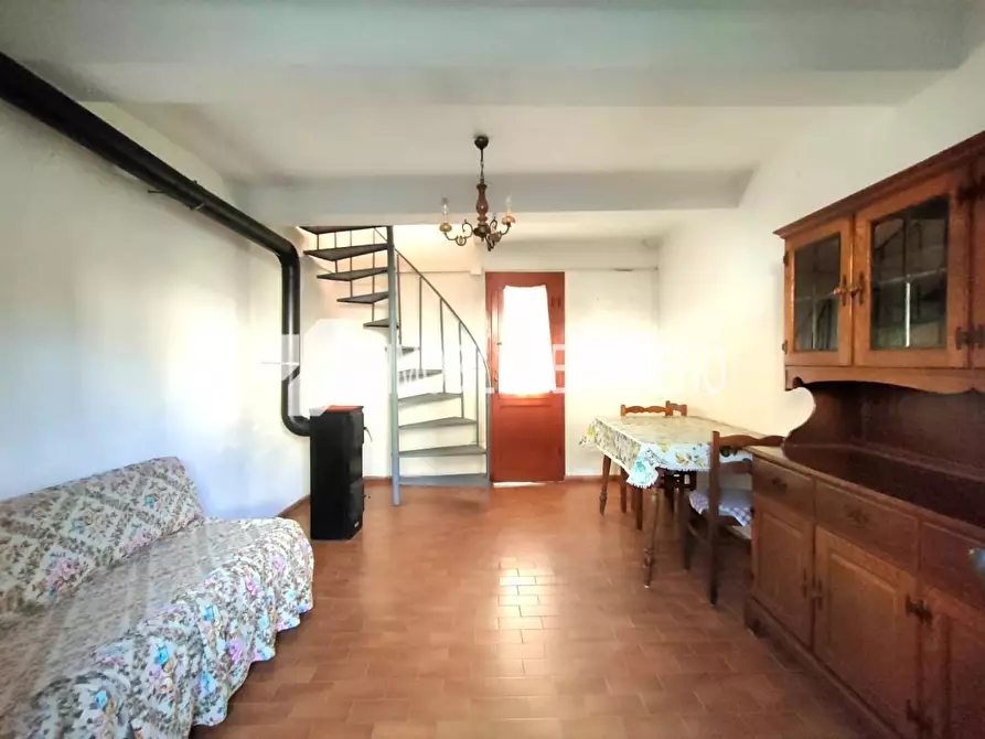 Immagine 5 di Porzione di casa in vendita  a Massa