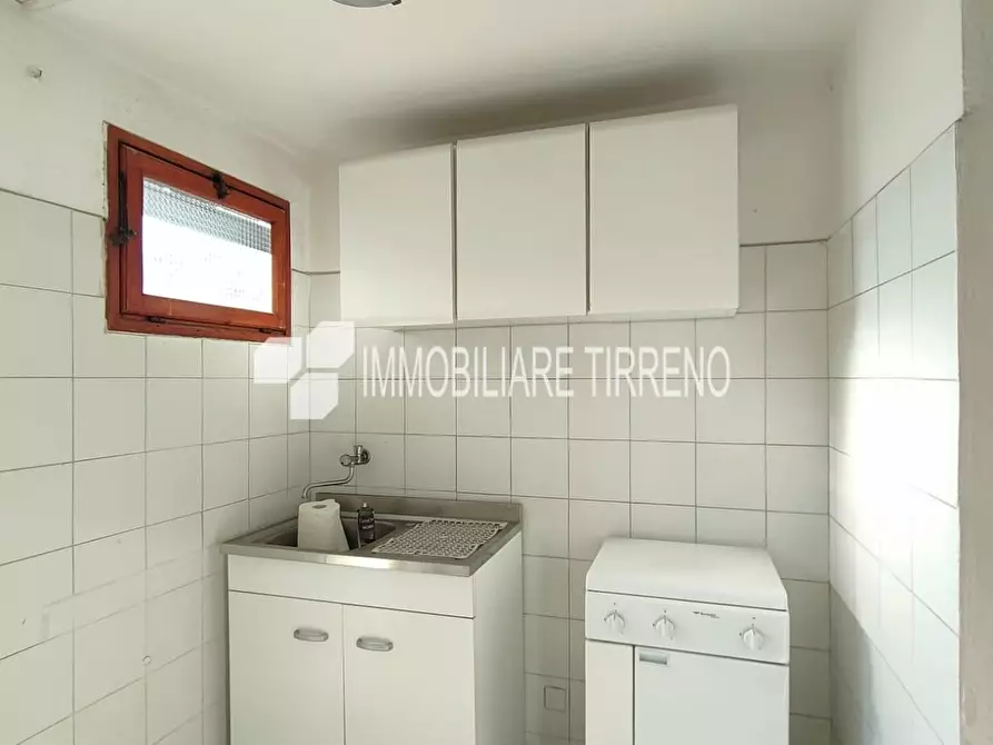 Immagine 6 di Porzione di casa in vendita  a Massa