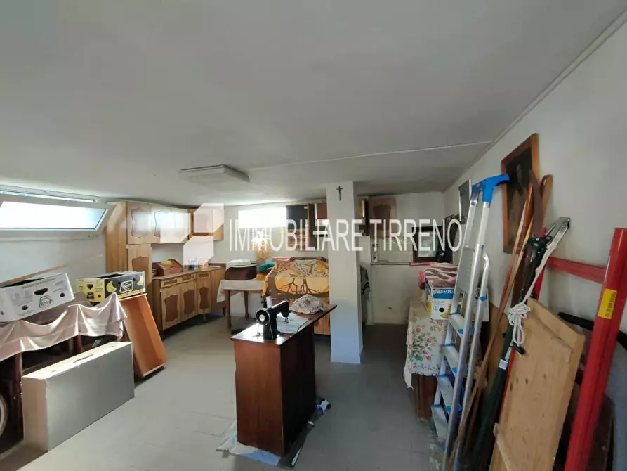 Immagine 9 di Porzione di casa in vendita  a Massa