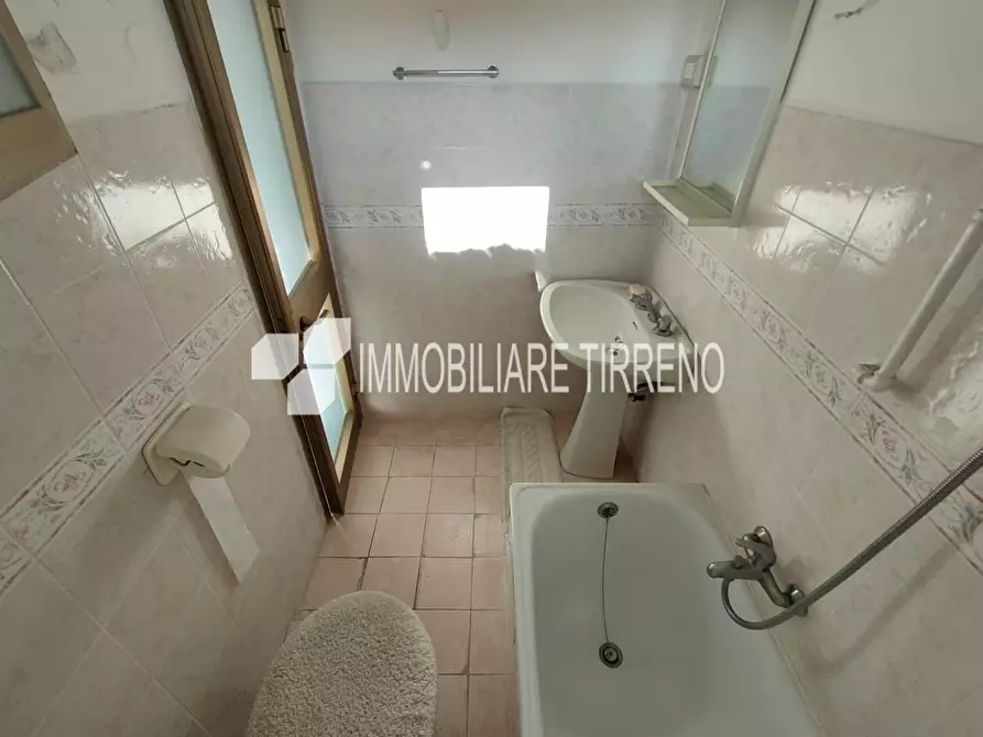 Immagine 8 di Porzione di casa in vendita  a Massa