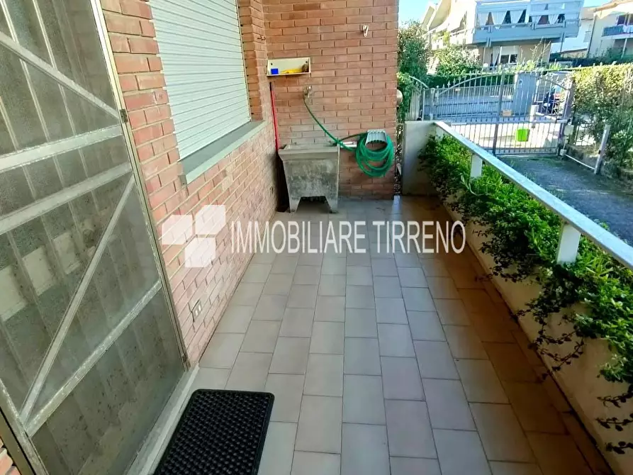 Immagine 12 di Appartamento in vendita  a Massa