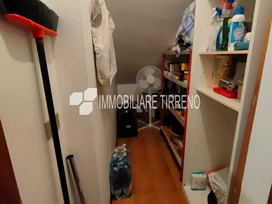 Immagine 11 di Appartamento in vendita  a Massa