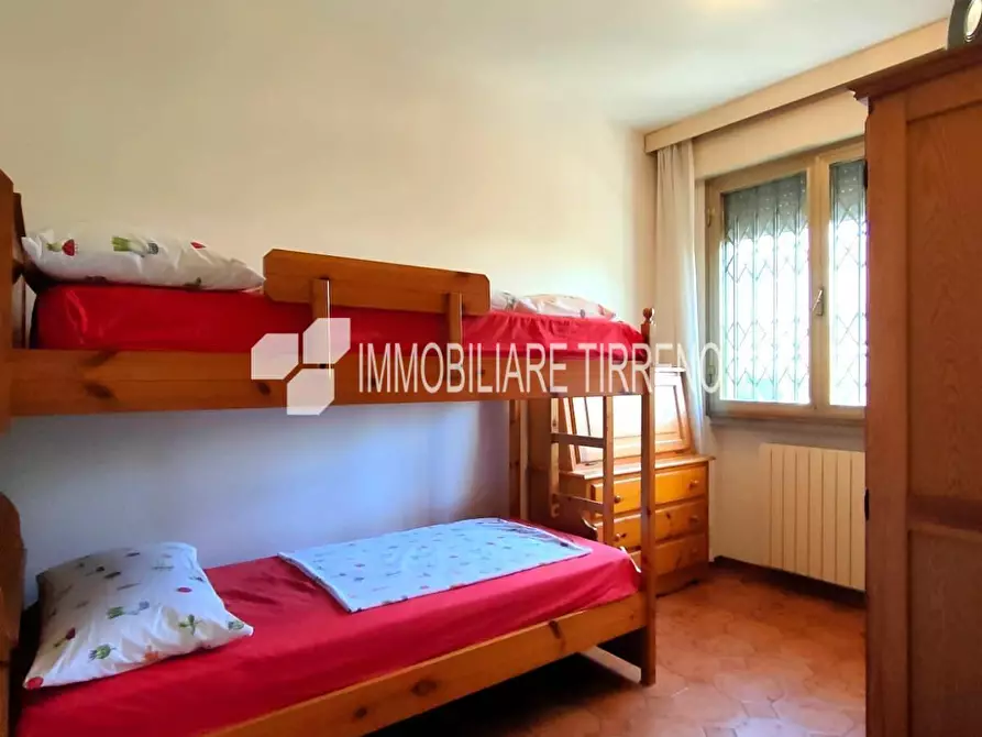 Immagine 21 di Appartamento in vendita  a Massa