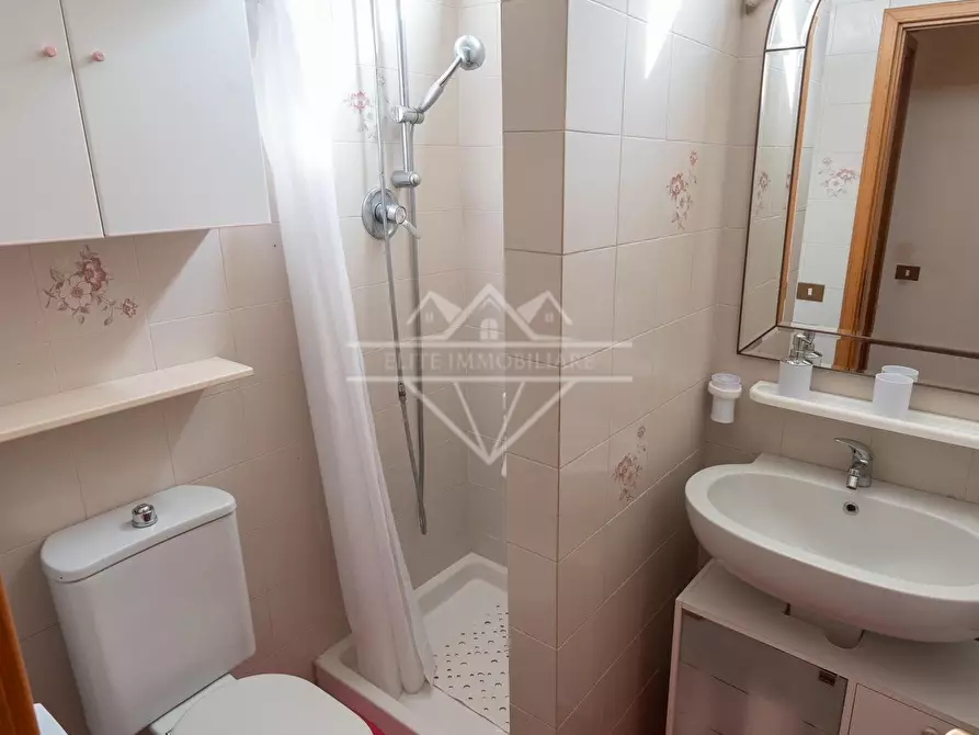 Immagine 26 di Villetta a schiera in vendita  a Ortonovo