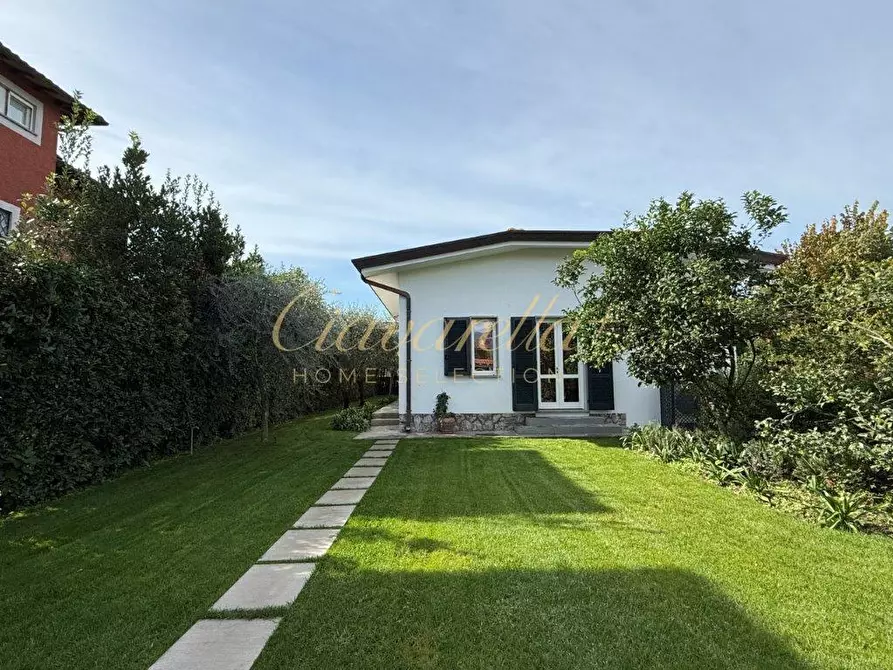 Immagine 7 di Villa in affitto  a Forte Dei Marmi