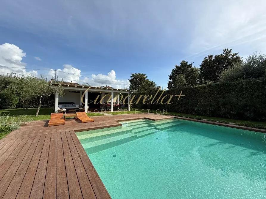 Immagine 3 di Villa in affitto  a Forte Dei Marmi