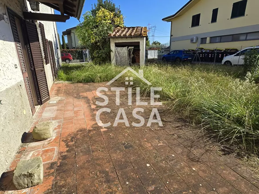 Immagine 3 di Porzione di casa in vendita  a Chiesina Uzzanese