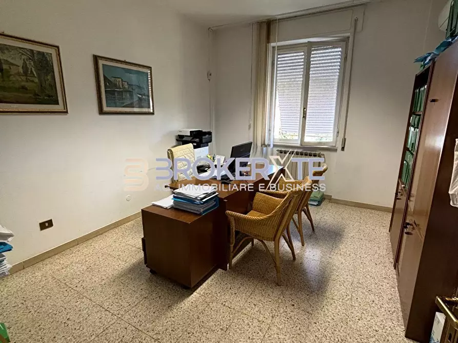 Immagine 4 di Appartamento in vendita  a Sarzana