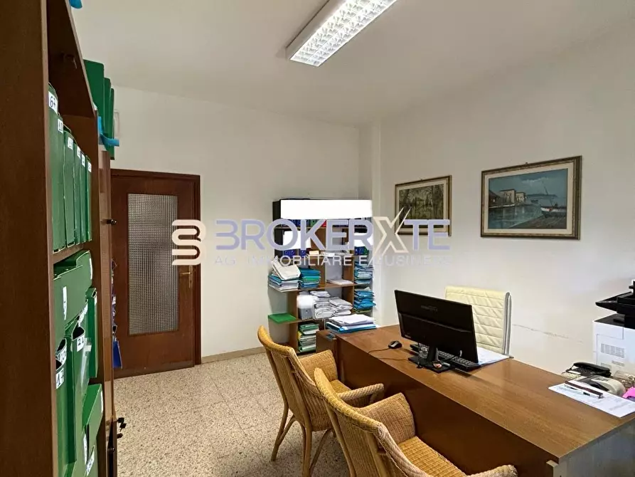 Immagine 2 di Appartamento in vendita  a Sarzana