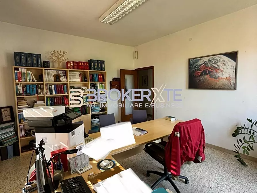 Immagine 5 di Appartamento in vendita  a Sarzana