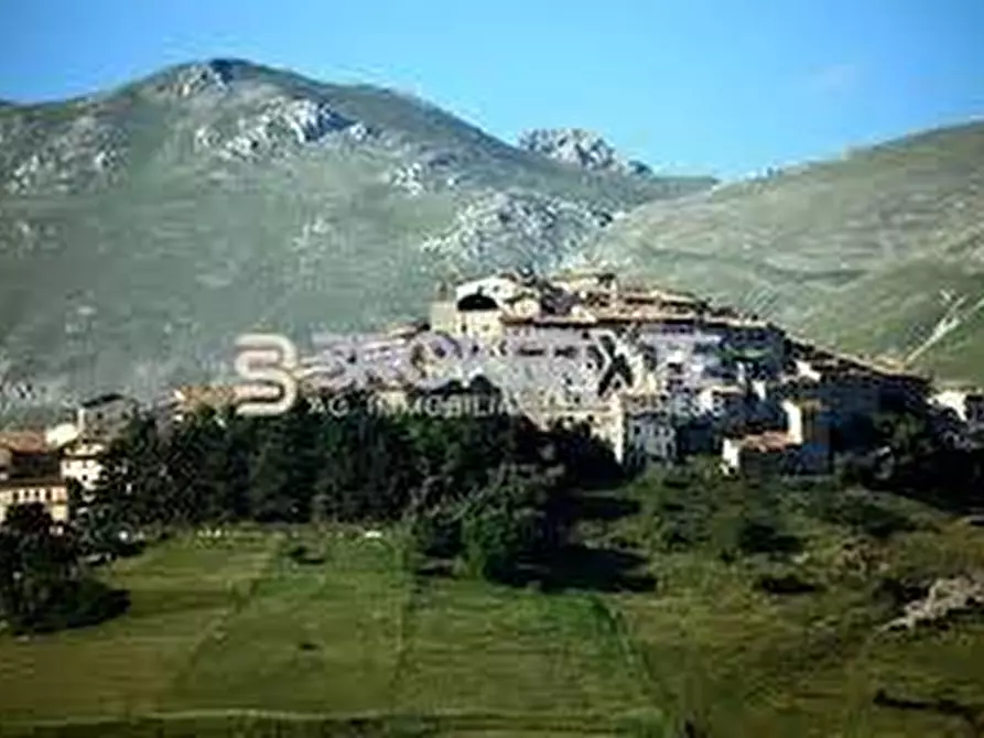 Immagine 15 di Appartamento in vendita  a Carrara