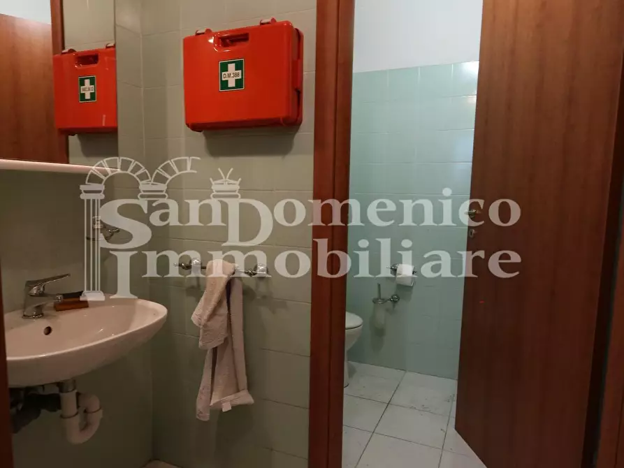 Immagine 6 di Attività artigianale in vendita  a Calcinaia