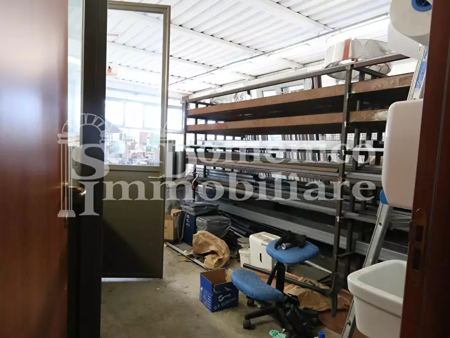 Immagine 8 di Attività artigianale in vendita  a Calcinaia