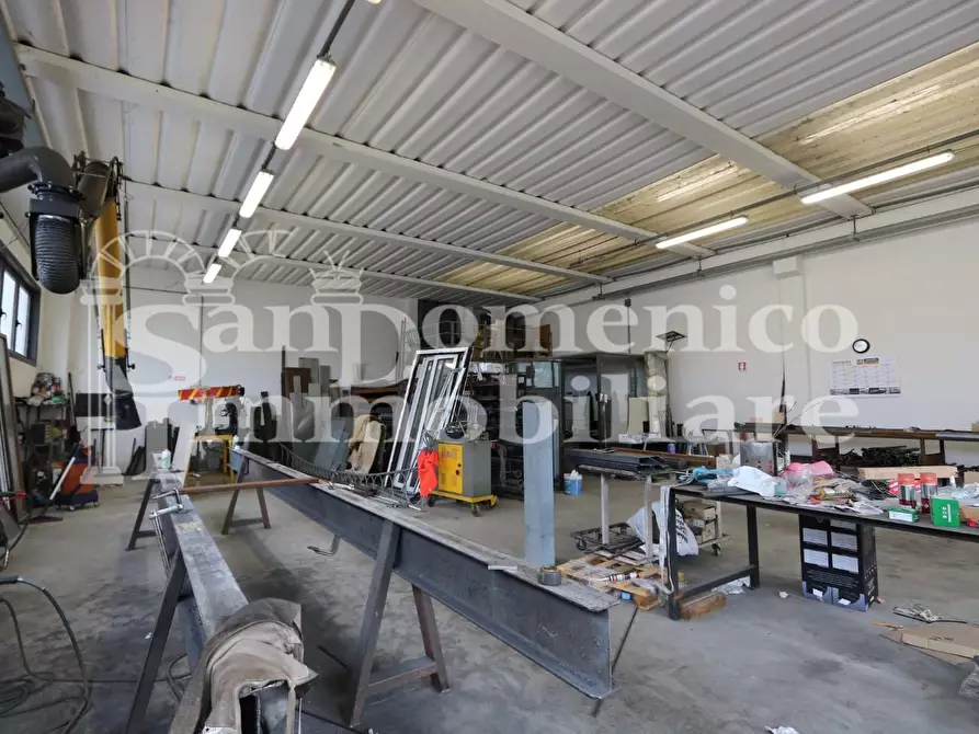 Immagine 3 di Attività artigianale in vendita  a Calcinaia