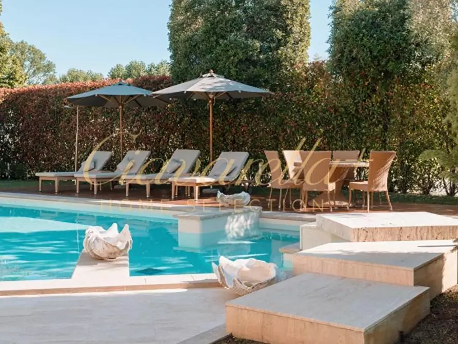 Immagine 5 di Villa in affitto  a Forte Dei Marmi