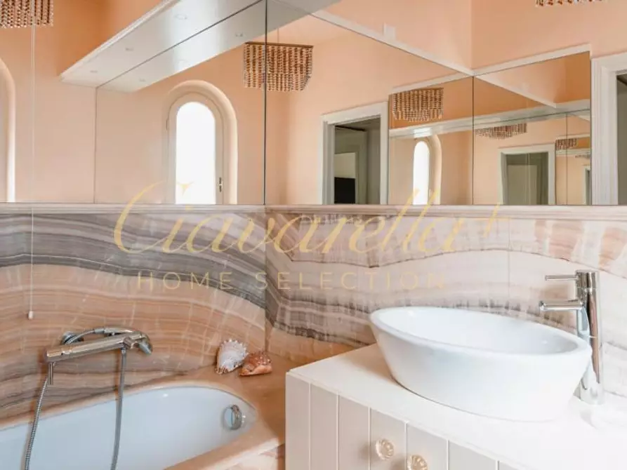 Immagine 21 di Villa in affitto  a Forte Dei Marmi