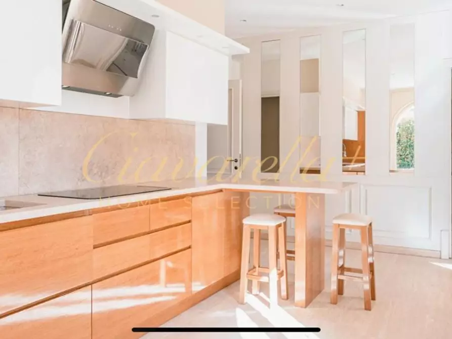 Immagine 11 di Villa in affitto  a Forte Dei Marmi