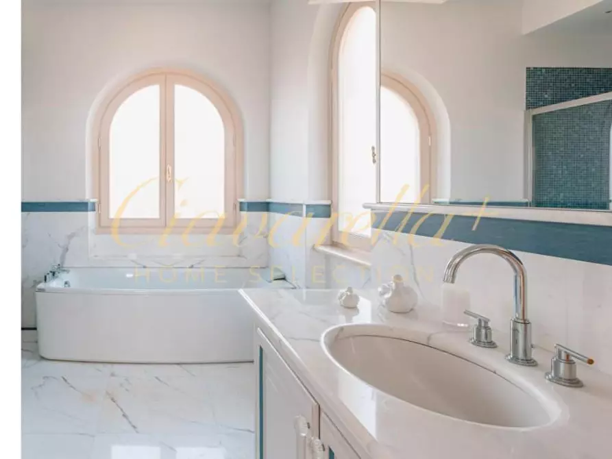 Immagine 17 di Villa in affitto  a Forte Dei Marmi