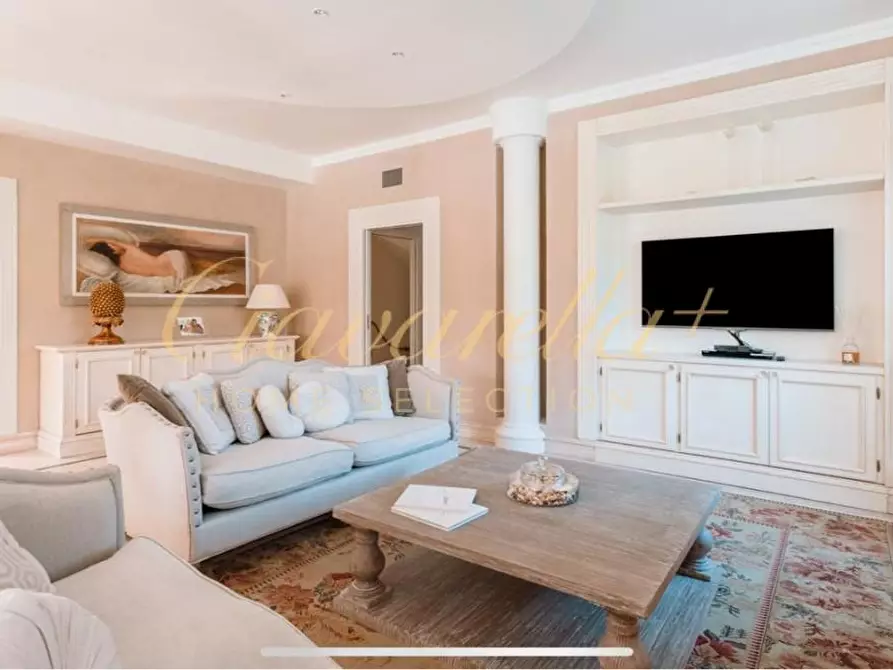 Immagine 12 di Villa in affitto  a Forte Dei Marmi