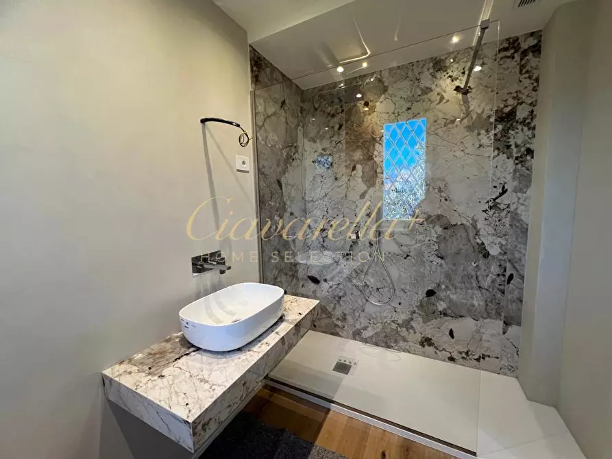 Immagine 19 di Villa in vendita  a Forte Dei Marmi