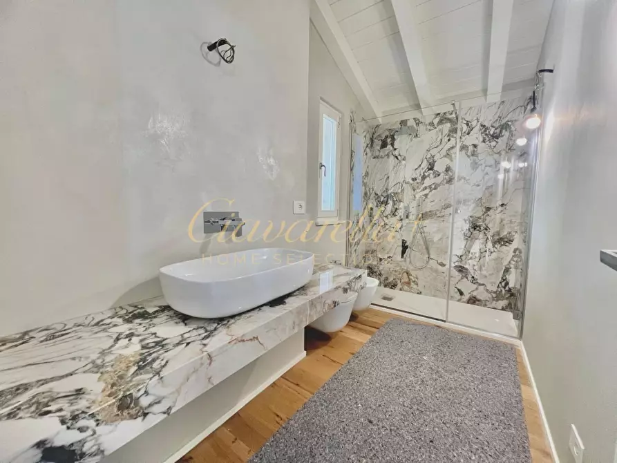 Immagine 22 di Villa in vendita  a Forte Dei Marmi
