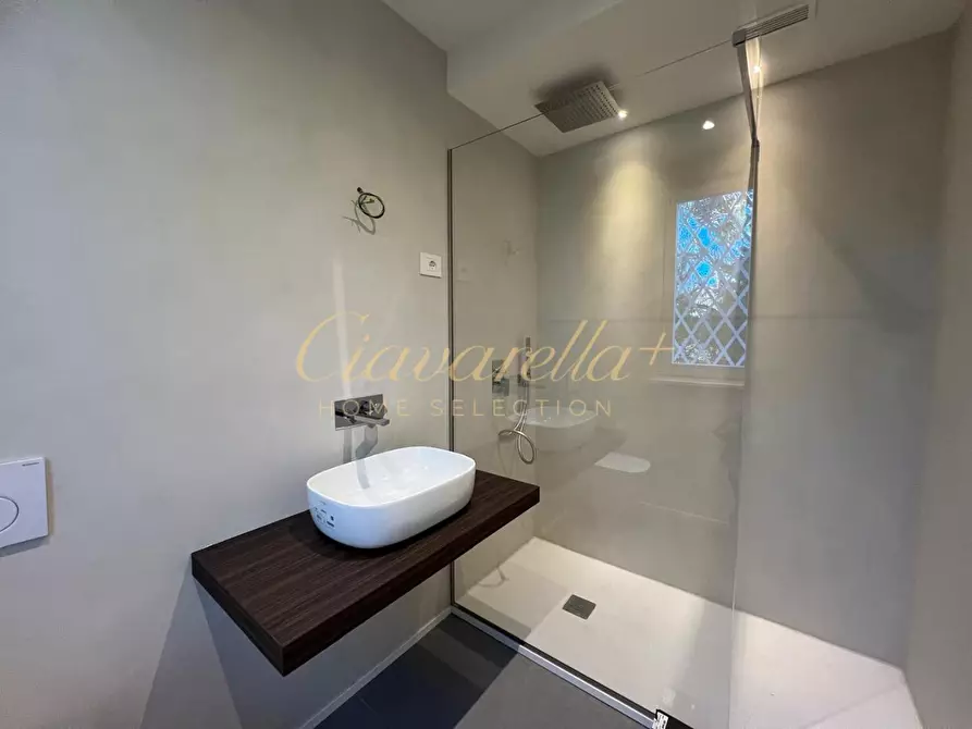 Immagine 17 di Villa in vendita  a Forte Dei Marmi