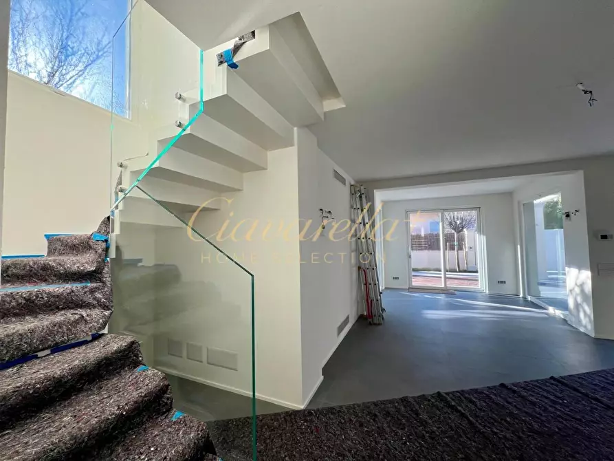 Immagine 18 di Villa in vendita  a Forte Dei Marmi