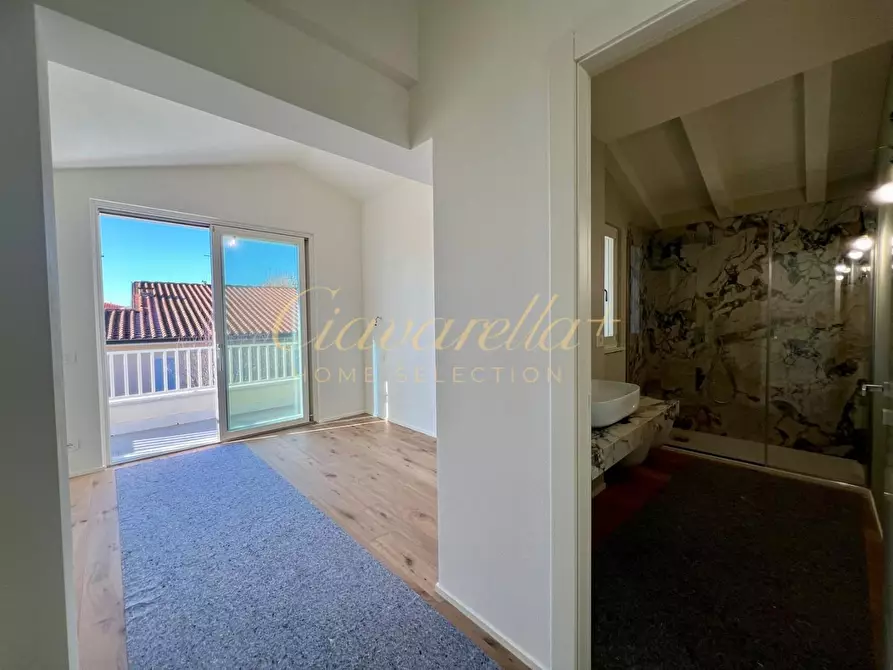 Immagine 23 di Villa in vendita  a Forte Dei Marmi