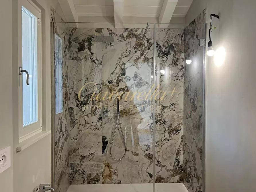 Immagine 24 di Villa in vendita  a Forte Dei Marmi