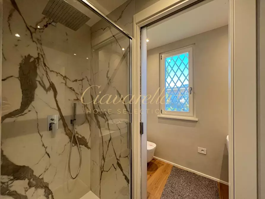 Immagine 21 di Villa in vendita  a Forte Dei Marmi