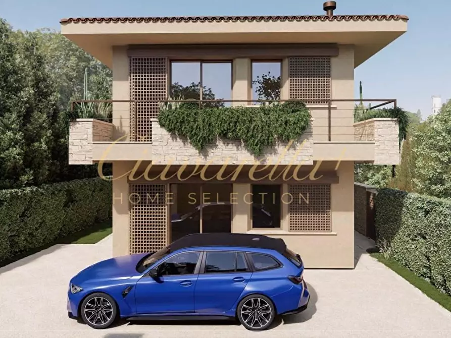 Immagine 5 di Villa in vendita  a Forte Dei Marmi