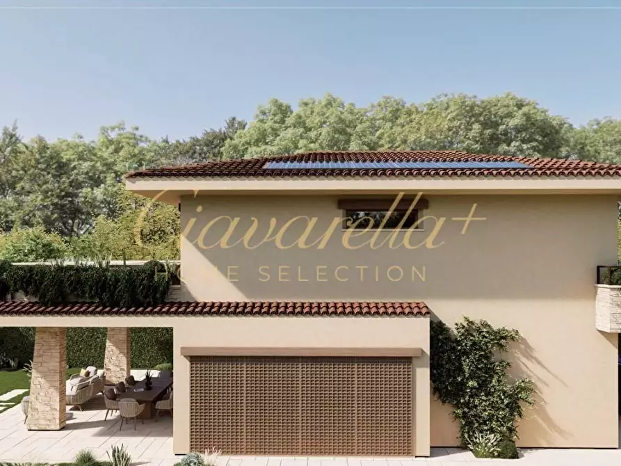 Immagine 3 di Villa in vendita  a Forte Dei Marmi