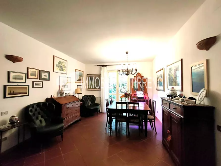 Immagine 2 di Appartamento in vendita  a Massa