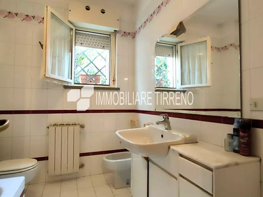 Immagine 9 di Appartamento in vendita  a Massa