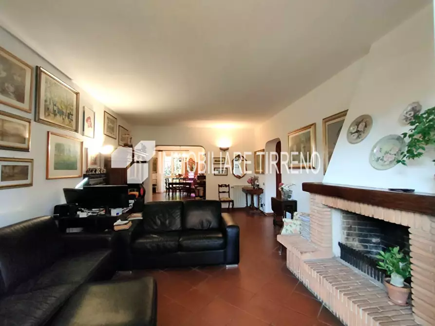 Immagine 3 di Appartamento in vendita  a Massa