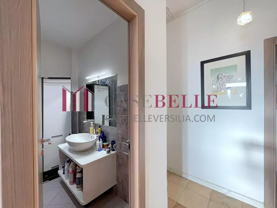 Immagine 18 di Casa indipendente in vendita  a Camaiore